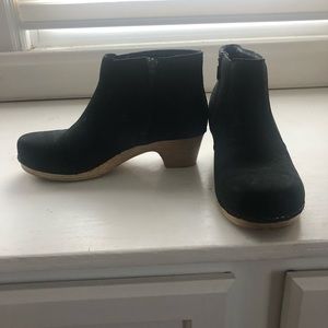 EUC Dansko Maria booties